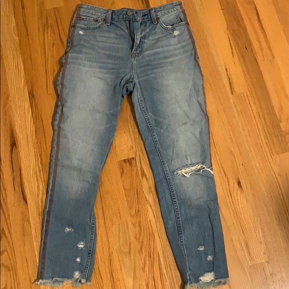 NWOT | Abercrombie | high rise mom jeans - Picture 4 of 6